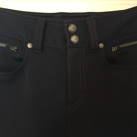 Athleta Calaveras Snow pants - Picture 6 of 13